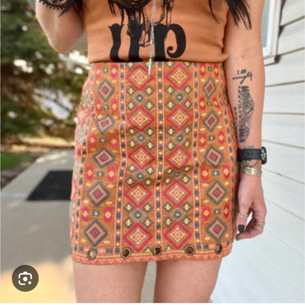 Savanna Jane NWT Rustic Embroidered Mini Skirt with Eyelet Trim S/M/L - Picture 2 of 11